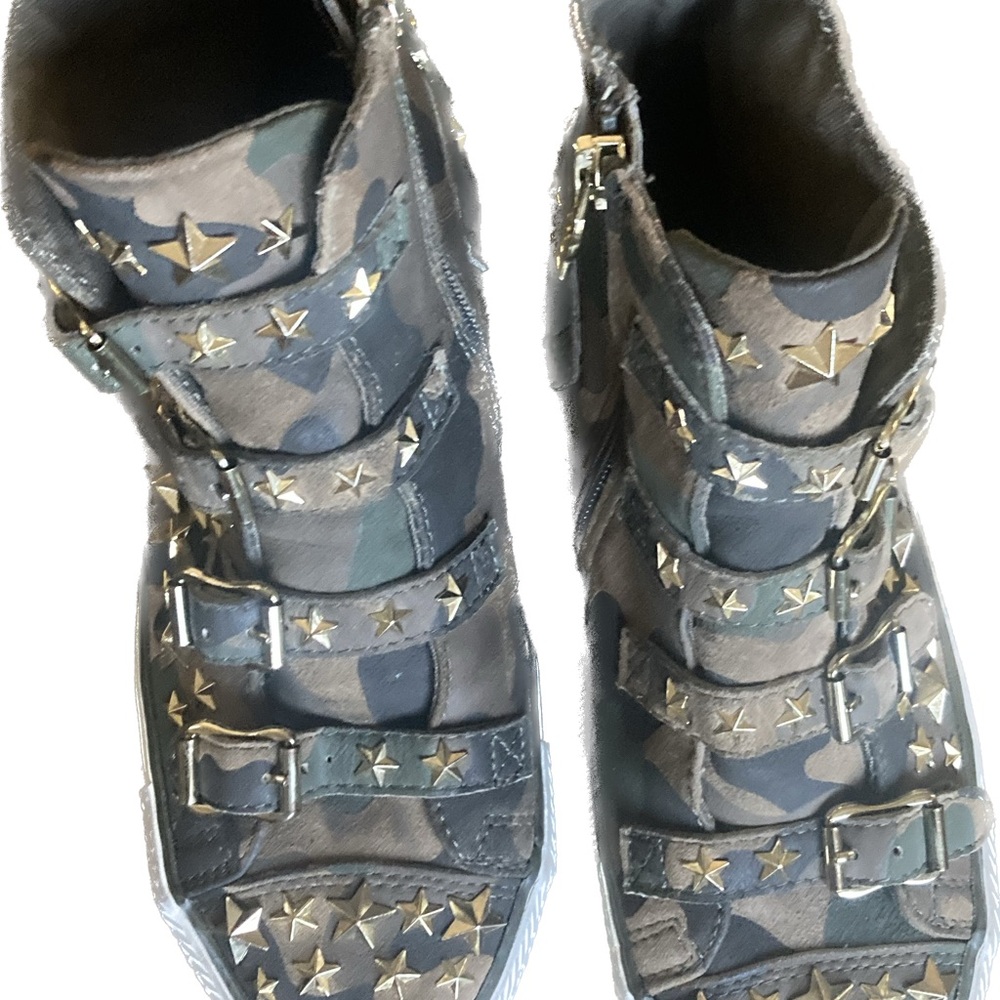 Ash limited Camouflage Star Stud Buckle Boots in Green and Black